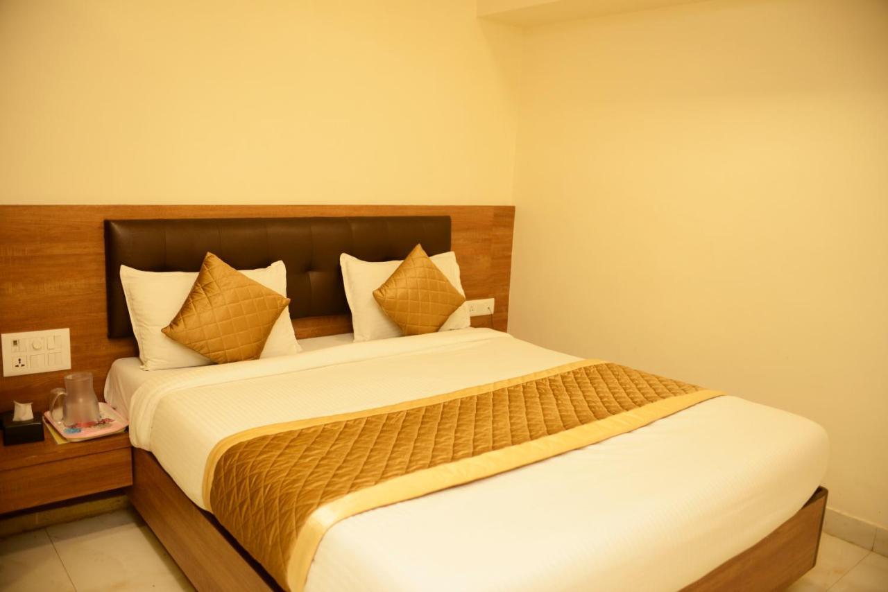 Hotel Ashyana - Near To Grant Road Station Bombaj Zewnętrze zdjęcie