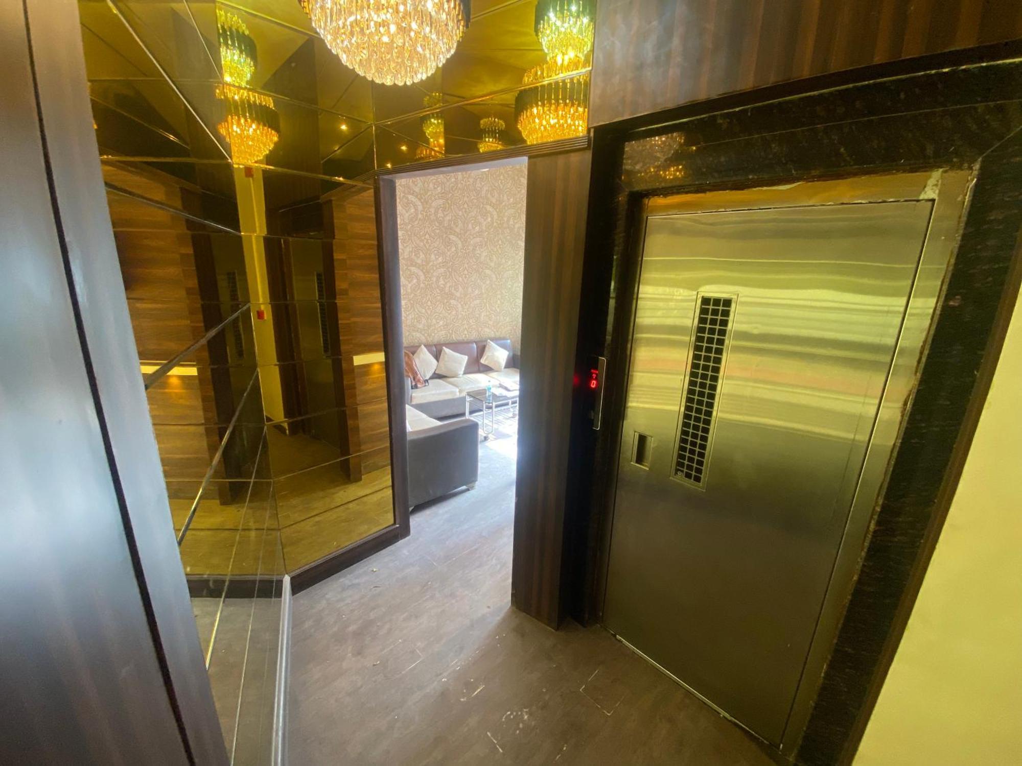 Hotel Ashyana - Near To Grant Road Station Bombaj Zewnętrze zdjęcie
